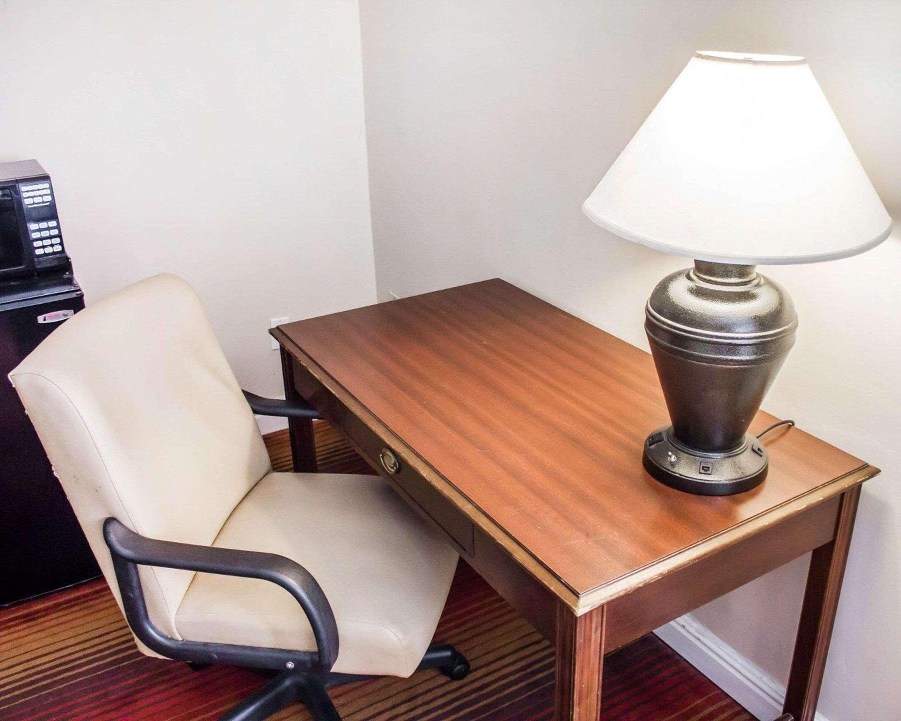Rodeway Inn Huntington Station - Melville Luaran gambar