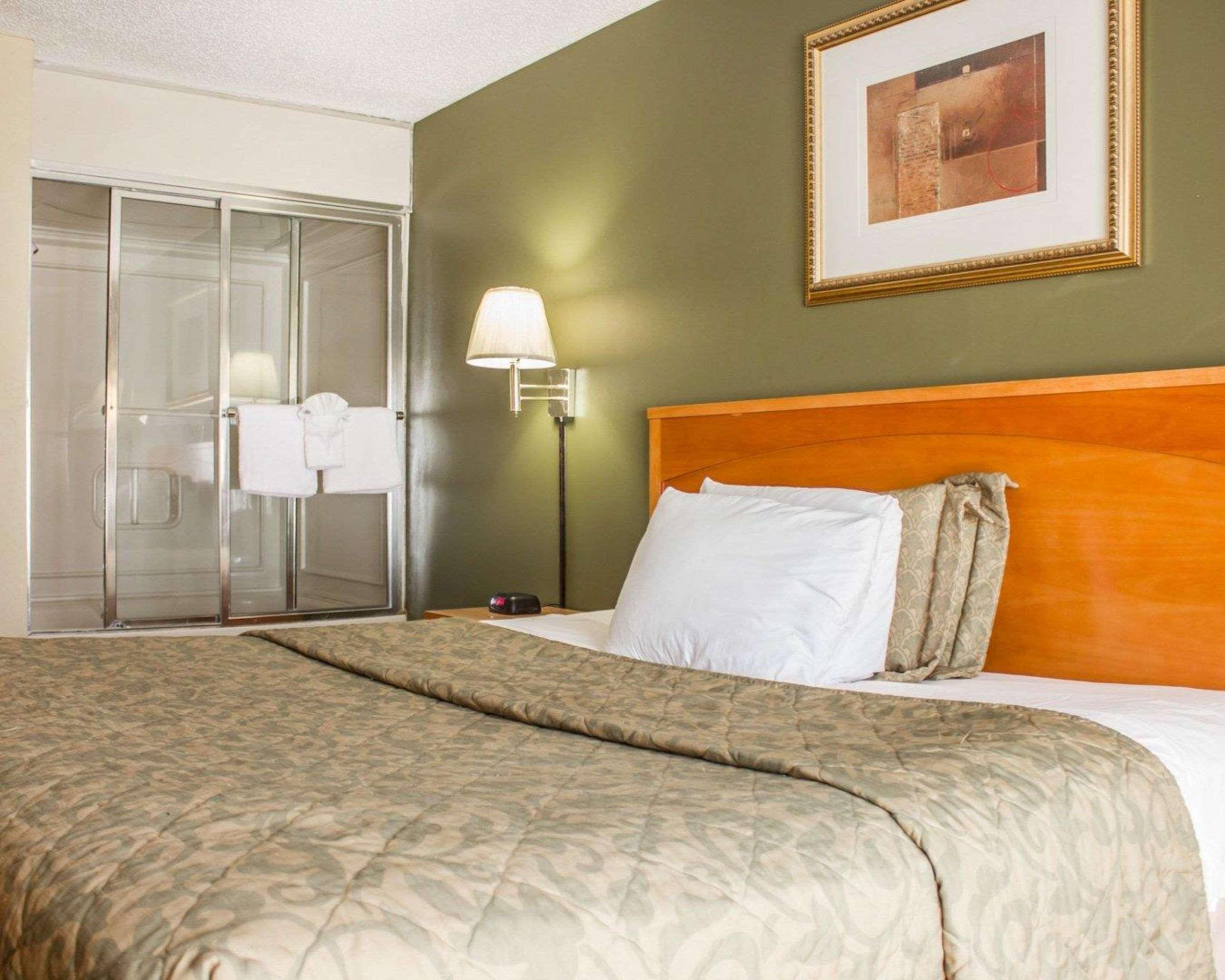 Rodeway Inn Huntington Station - Melville Luaran gambar