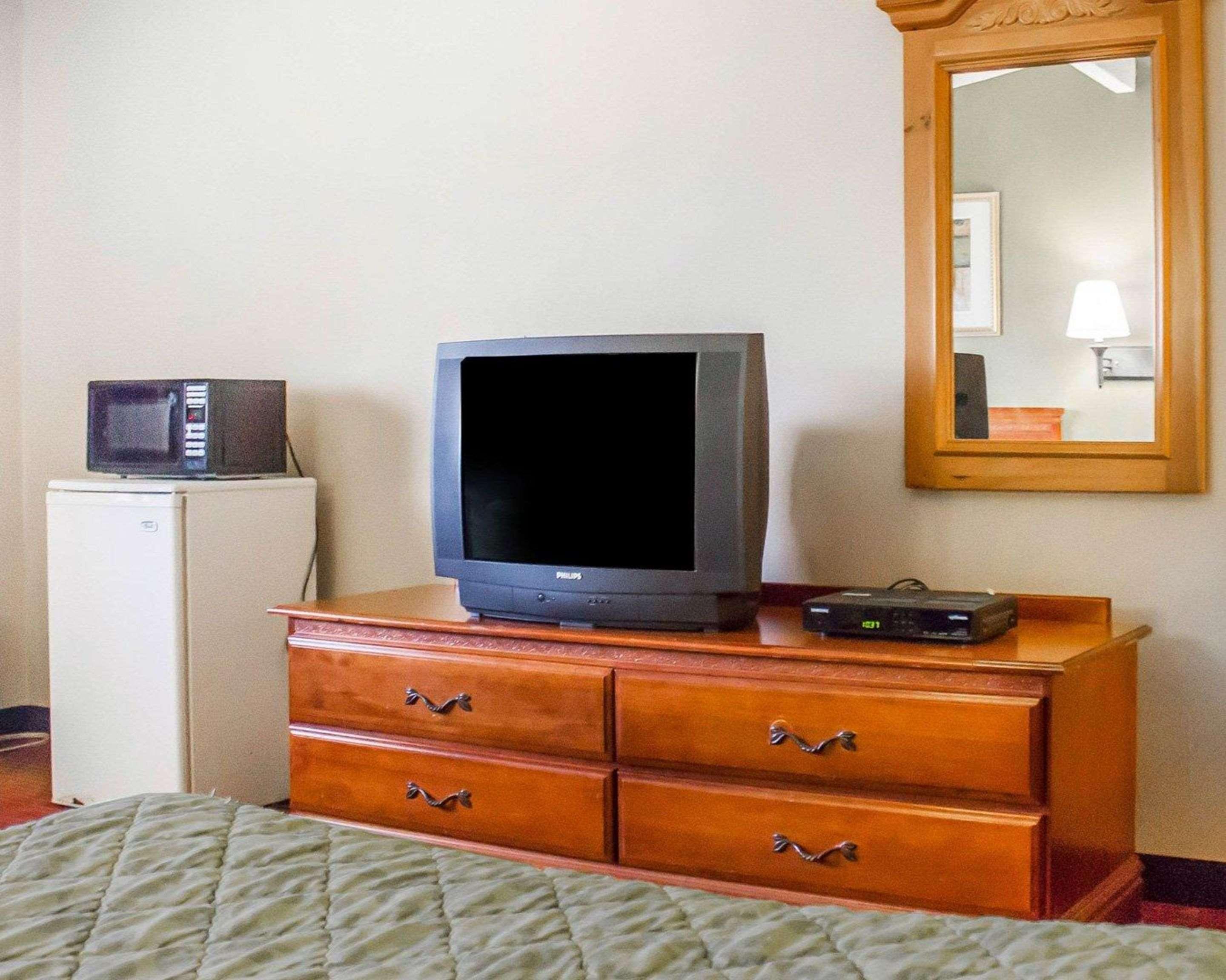Rodeway Inn Huntington Station - Melville Luaran gambar