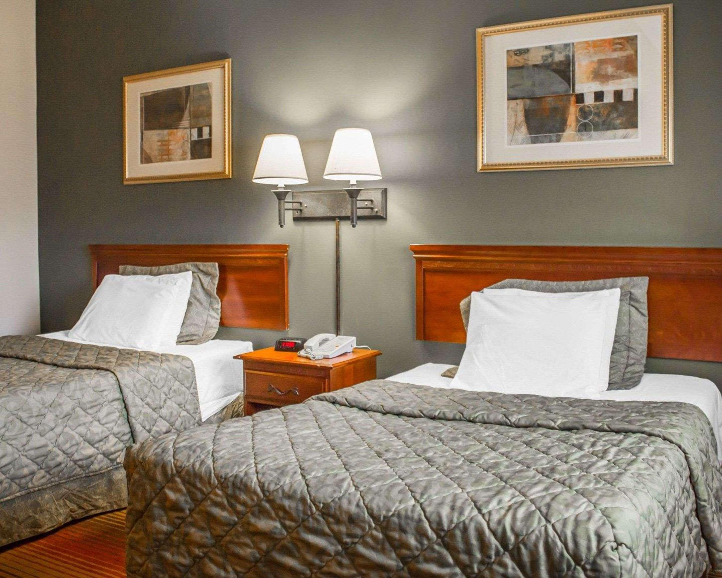 Rodeway Inn Huntington Station - Melville Luaran gambar