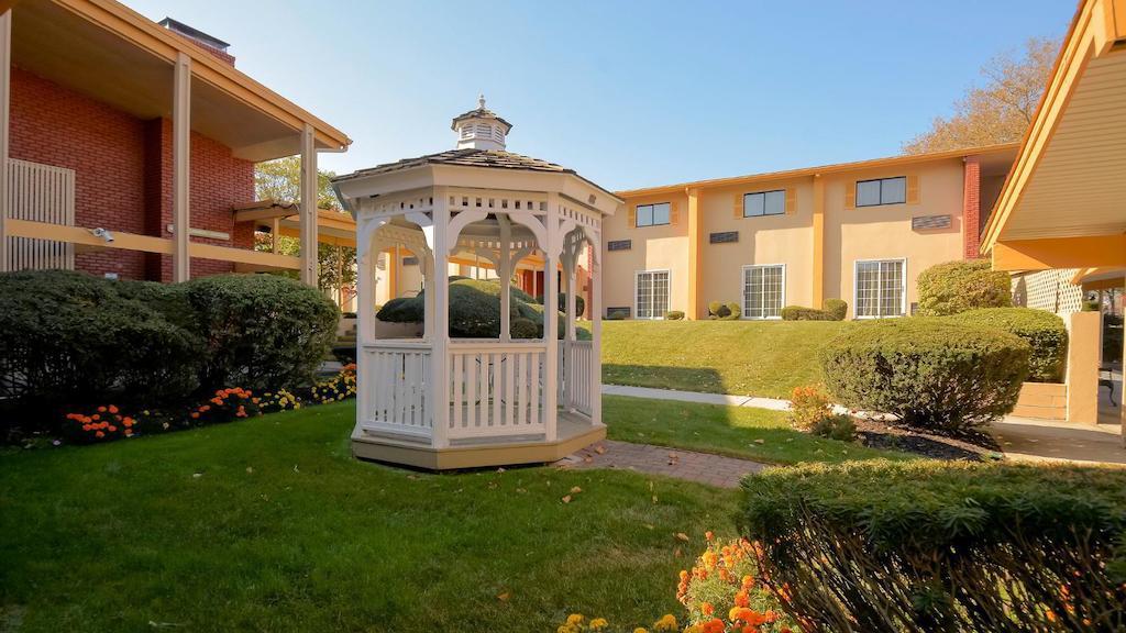 Rodeway Inn Huntington Station - Melville Luaran gambar
