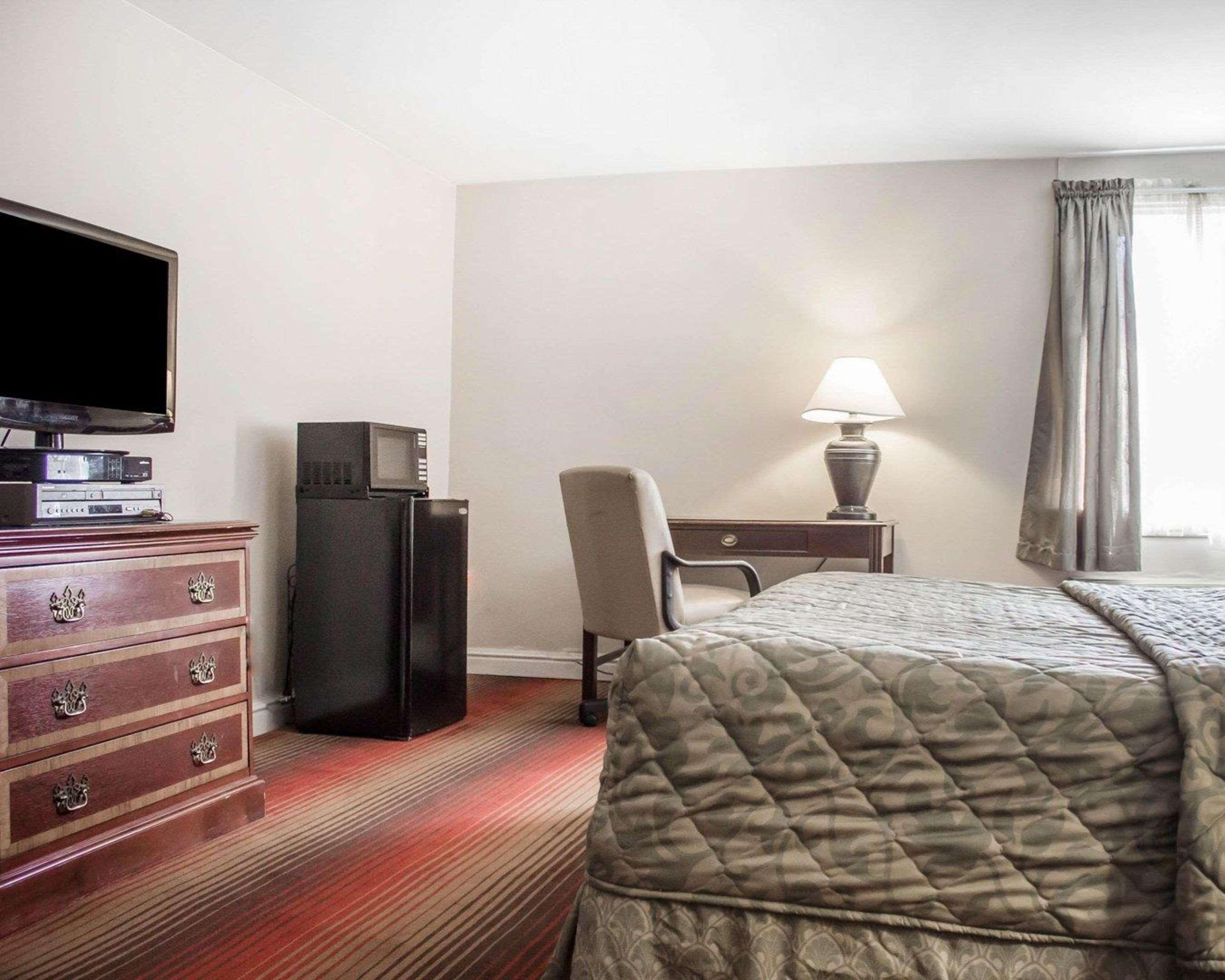 Rodeway Inn Huntington Station - Melville Luaran gambar