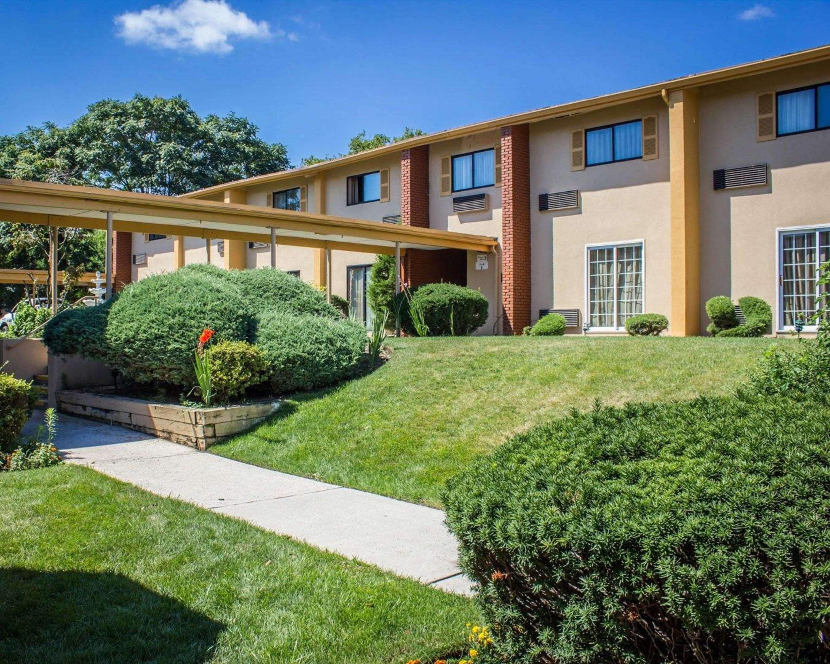 Rodeway Inn Huntington Station - Melville Luaran gambar