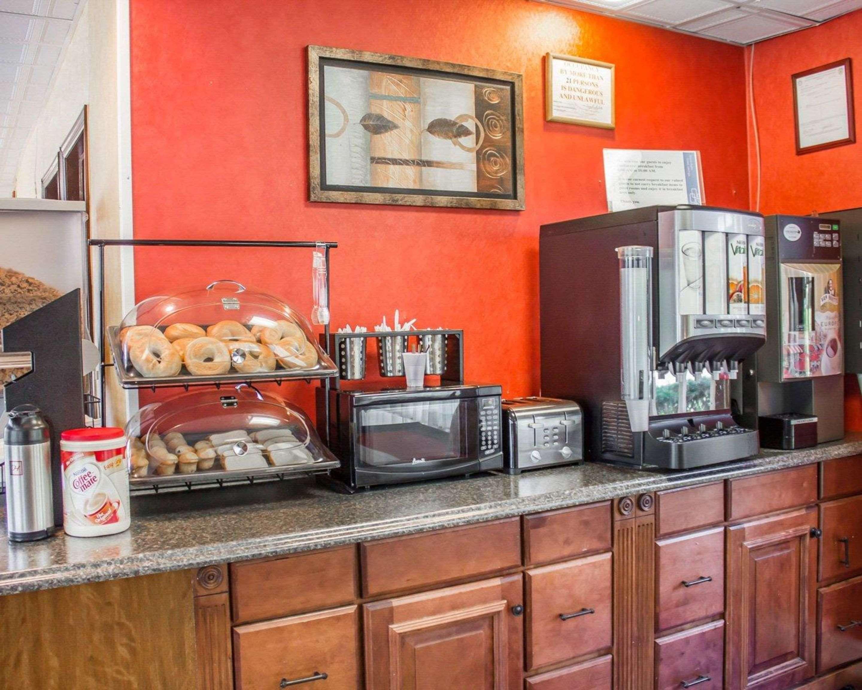 Rodeway Inn Huntington Station - Melville Luaran gambar