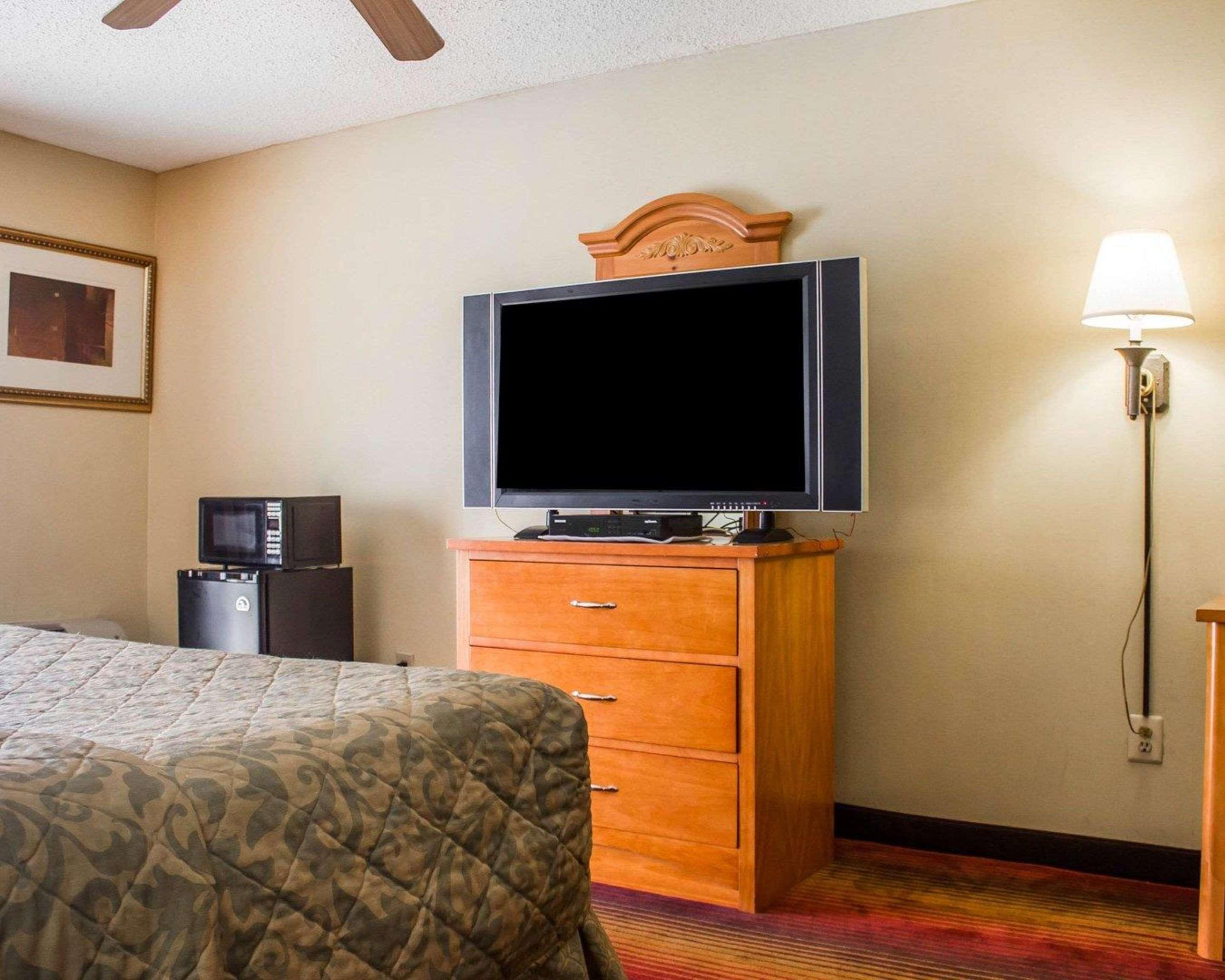 Rodeway Inn Huntington Station - Melville Luaran gambar