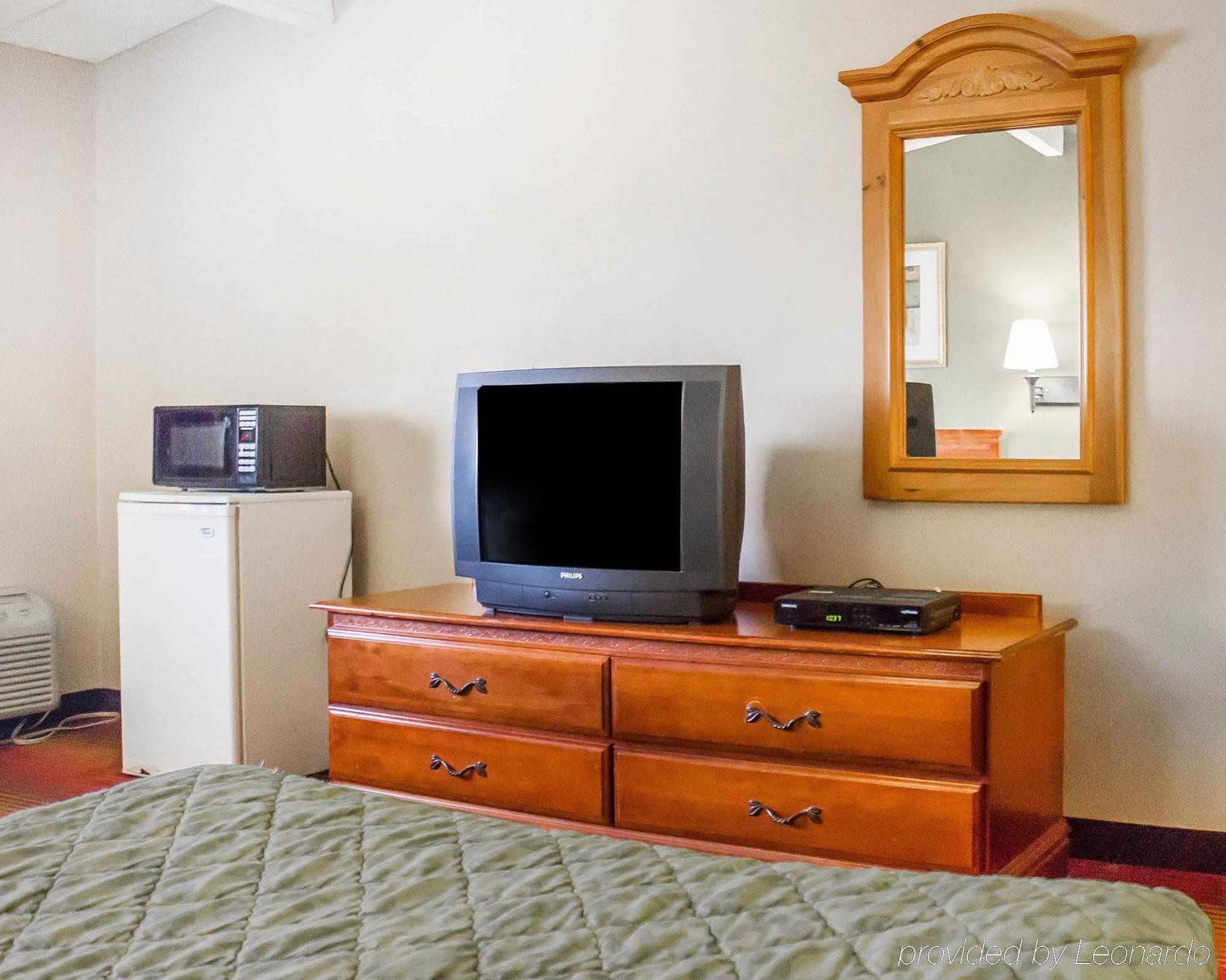 Rodeway Inn Huntington Station - Melville Luaran gambar