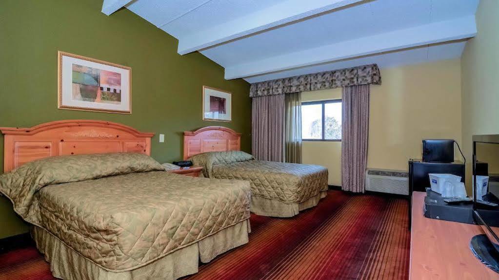 Rodeway Inn Huntington Station - Melville Luaran gambar