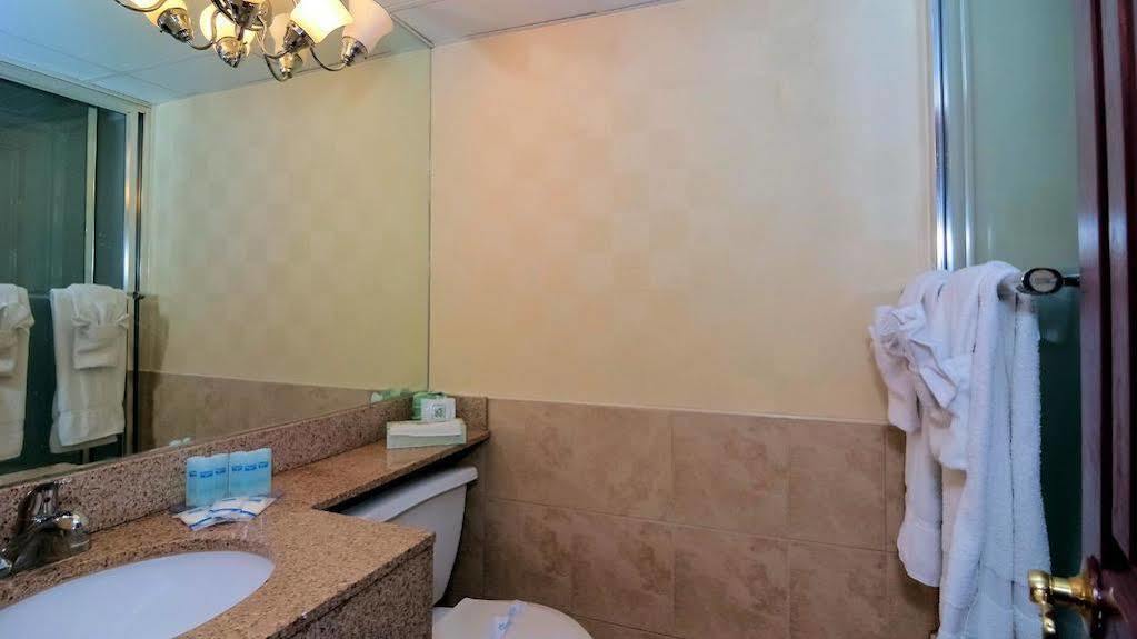 Rodeway Inn Huntington Station - Melville Luaran gambar
