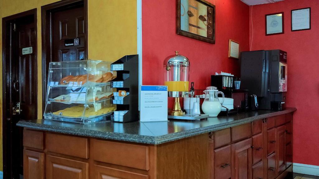 Rodeway Inn Huntington Station - Melville Luaran gambar